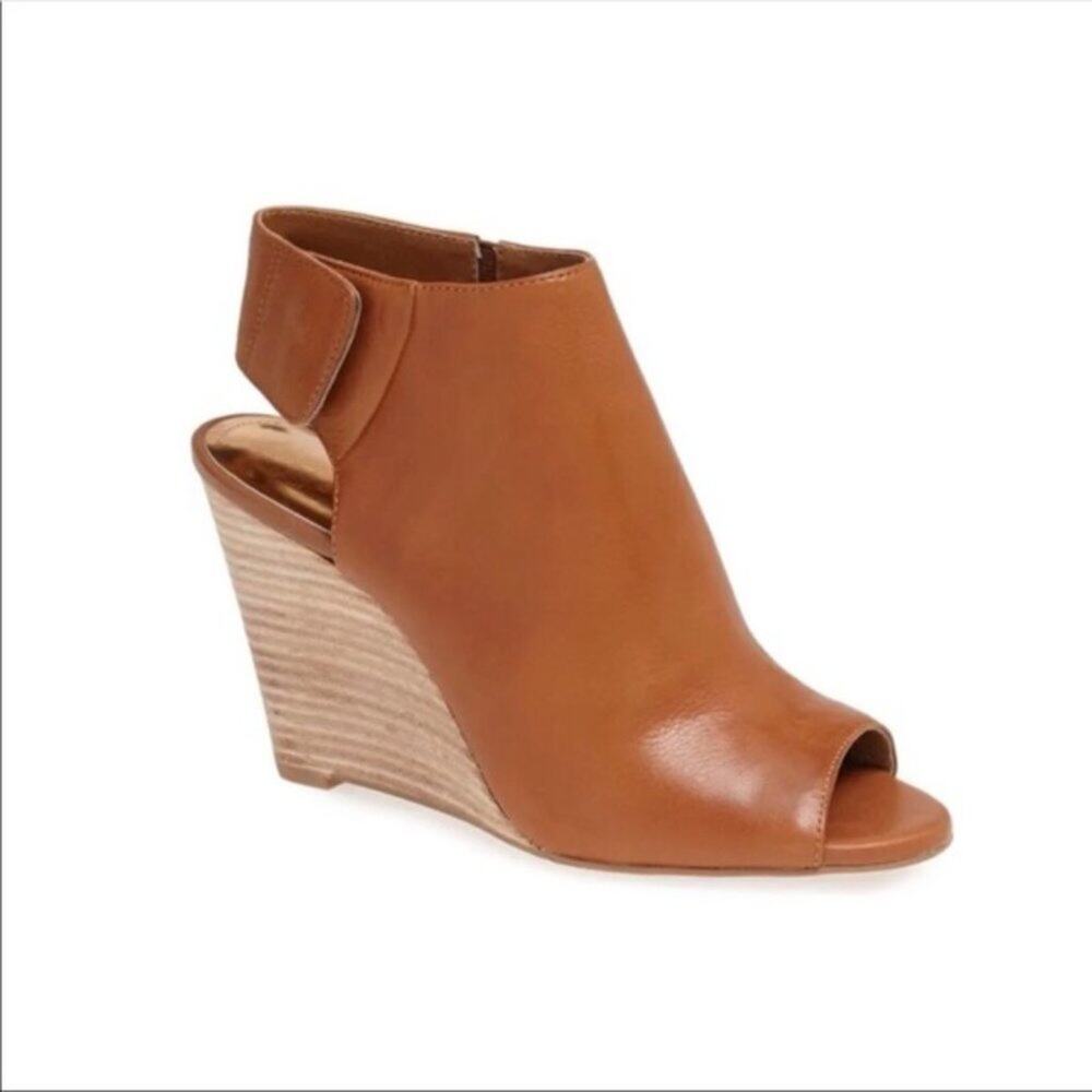 Vince Camuto Mapps Leather Peep Toe Wedge Brown Size 9.5
